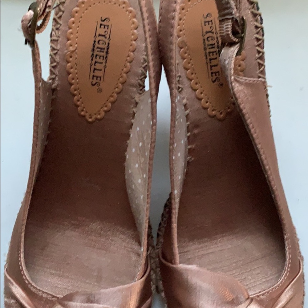 Seychelles wedges